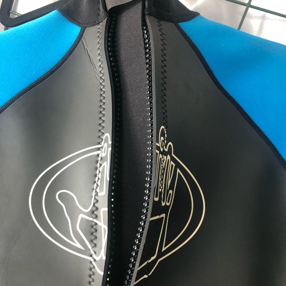 BODYGLOVE Women's wet suit. HYPERSTRETCH WAY. Temp. 3/2.  HOST PICK - Picture 16 of 16